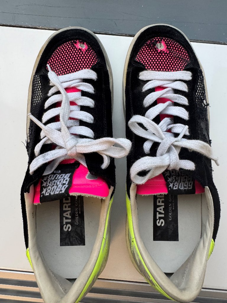 Golden Goose Stardan Sneakerslimited-Neon Star-Size 39 Blk Suede- New/Excellent